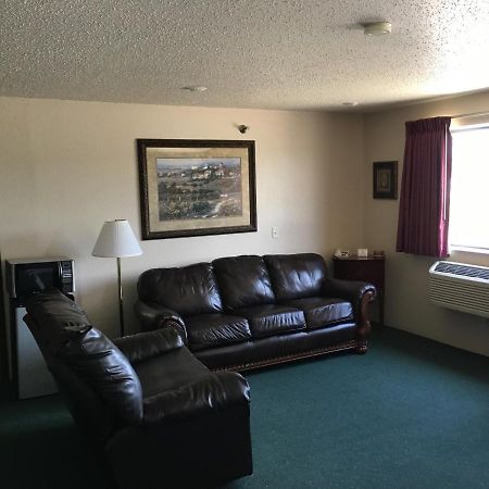 Cassville Four Seasons Inn & Suites Bagian luar foto