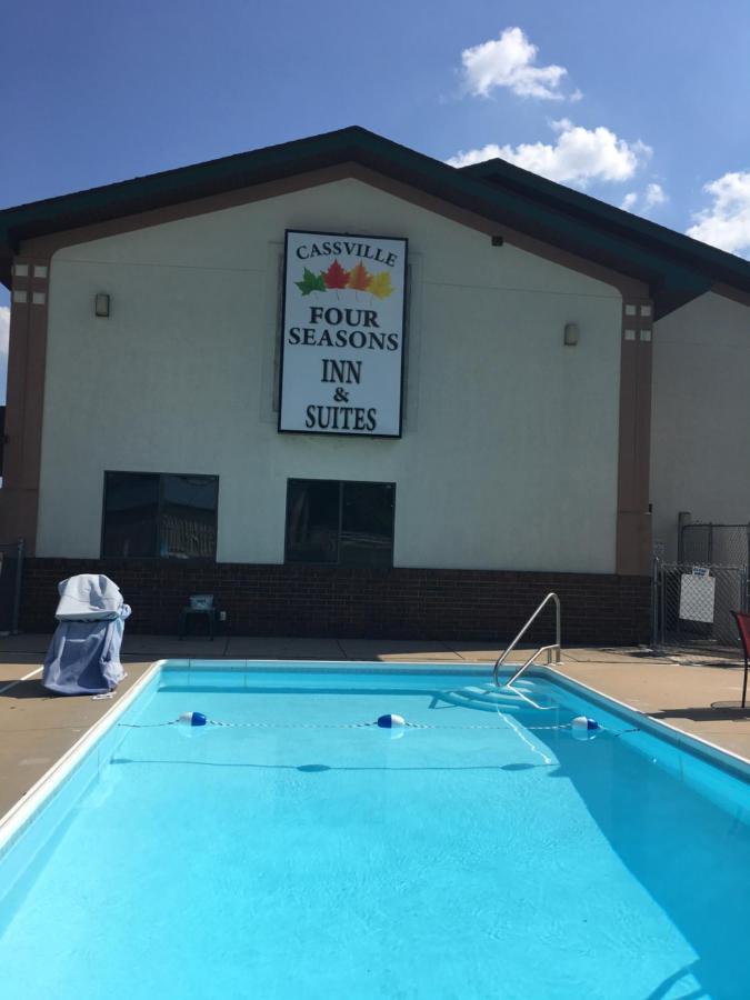 Cassville Four Seasons Inn & Suites Bagian luar foto